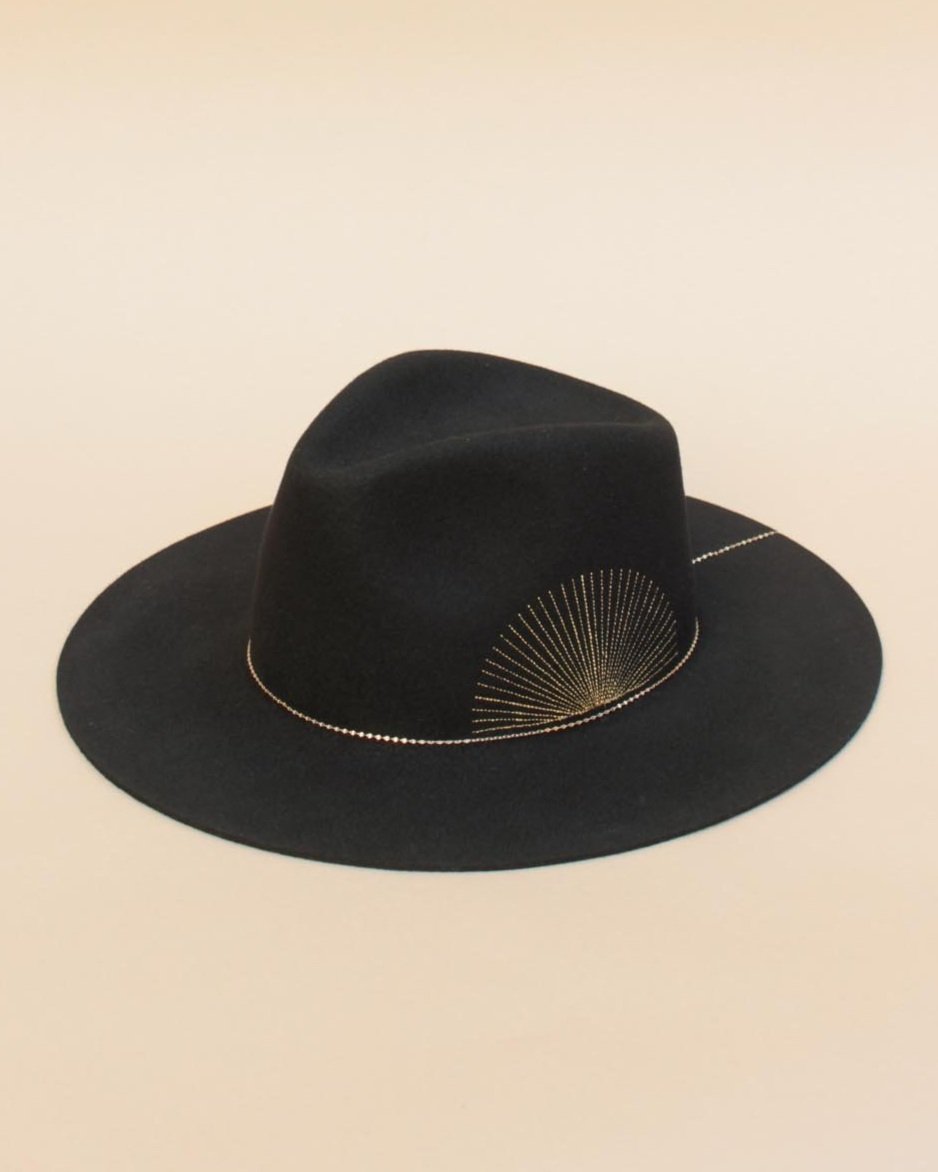 Basile Hat